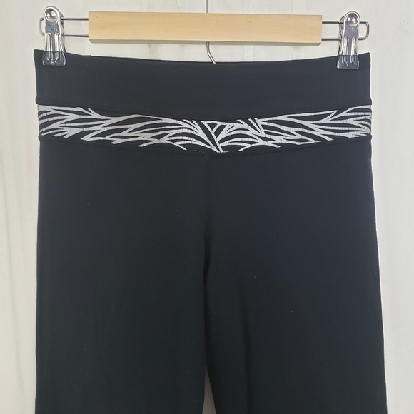 Lululemon Groove reversible crop wide leg reflective waist band size 4 - Picture 2 of 8